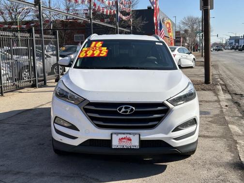 2016 Hyundai TUCSON SE