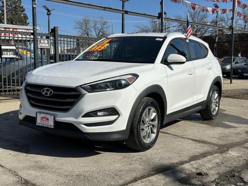 2016 Hyundai TUCSON SE