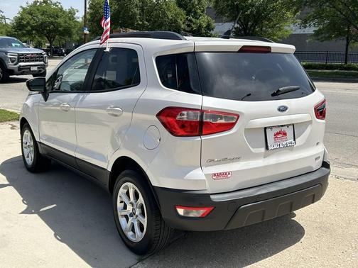 White Platinum Metallic Tri-Coat 2018 Ford EcoSport SE