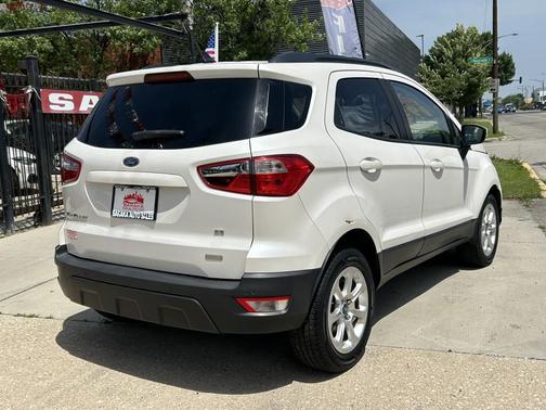 White Platinum Metallic Tri-Coat 2018 Ford EcoSport SE