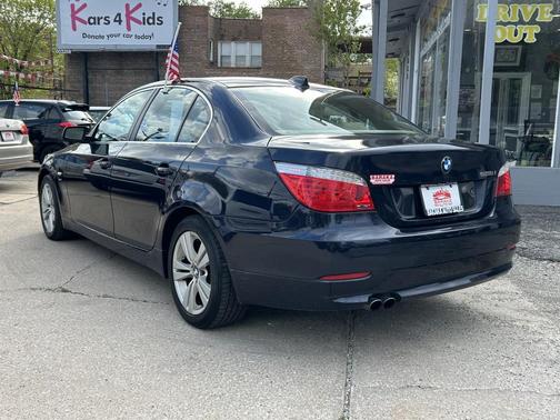 Blue 2009 BMW 528 xDrive