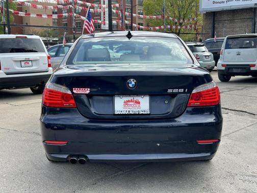 Blue 2009 BMW 528 xDrive