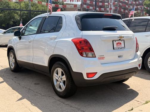 Summit White 2020 Chevrolet Trax LS