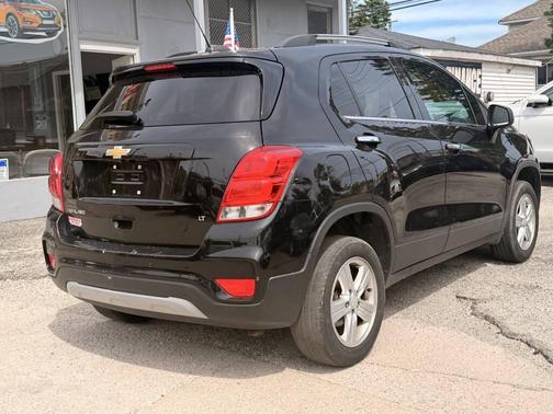 Mosaic Black Metallic 2020 Chevrolet Trax LT