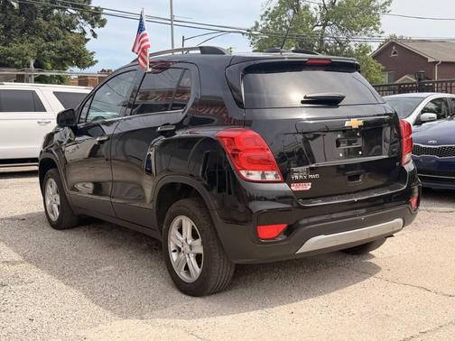 Mosaic Black Metallic 2020 Chevrolet Trax LT