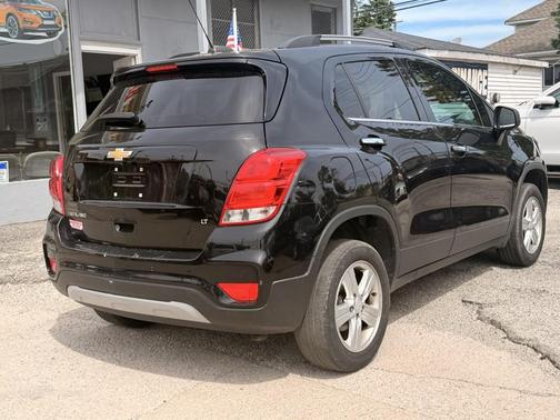 Mosaic Black Metallic 2020 Chevrolet Trax LT