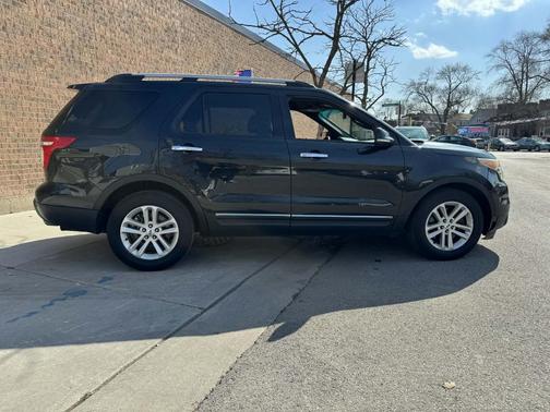 Tuxedo Black Metallic 2014 Ford Explorer XLT