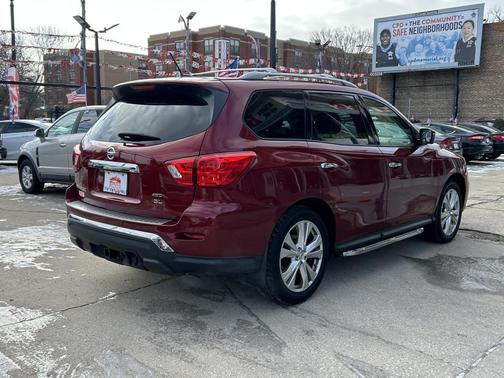 2018 Nissan Pathfinder SL