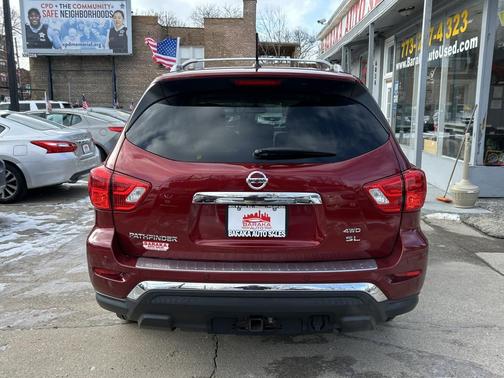 2018 Nissan Pathfinder SL
