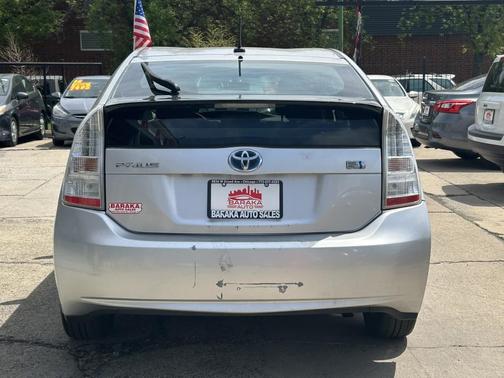 Classic Silver Metallic 2011 Toyota Prius IV