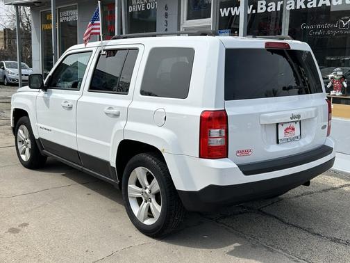 Bright White Clearcoat 2016 Jeep Patriot Latitude
