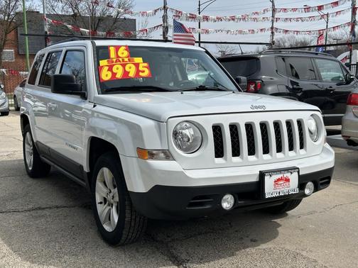 Bright White Clearcoat 2016 Jeep Patriot Latitude