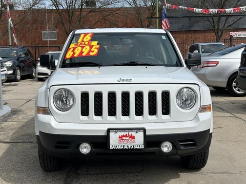 Bright White Clearcoat 2016 Jeep Patriot Latitude