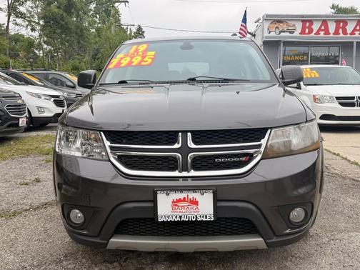 Grey 2019 Dodge Journey SE