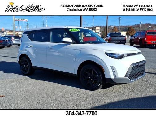 Snow White Pearl 2024 Kia Soul LX