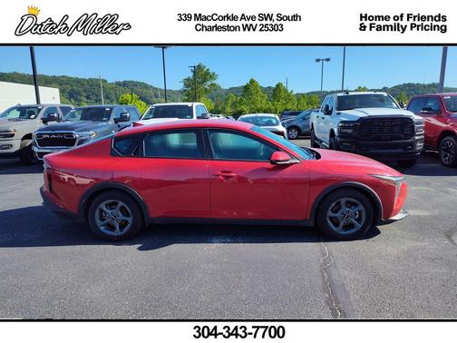 CURRANT RED 2025 Kia K4 LXS