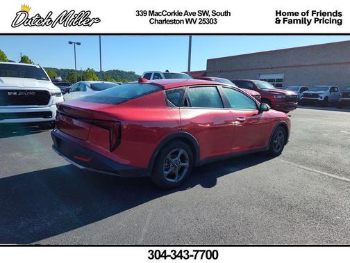 CURRANT RED 2025 Kia K4 LXS