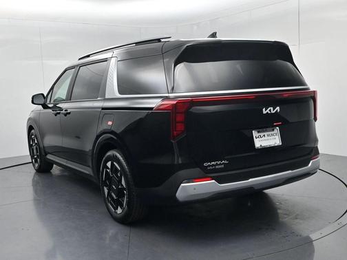 Aurora Black Pearl 2026 Kia Carnival EX
