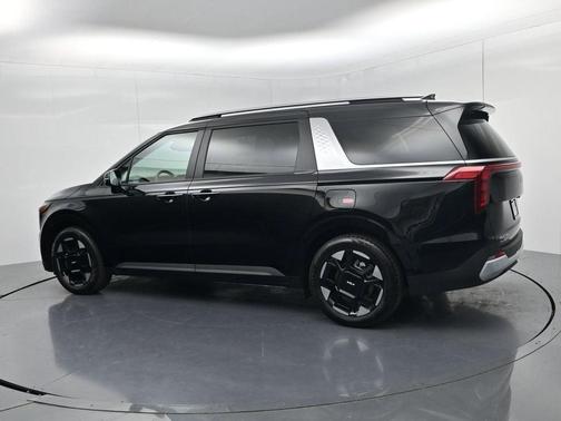 Aurora Black Pearl 2026 Kia Carnival EX