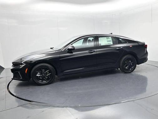 Aurora Black Pearl 2026 Kia K5 LXS