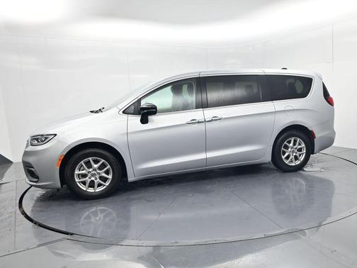 Silver Mist Clearcoat 2024 Chrysler Pacifica Touring-L