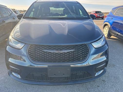 2022 Chrysler Pacifica Hybrid Limited