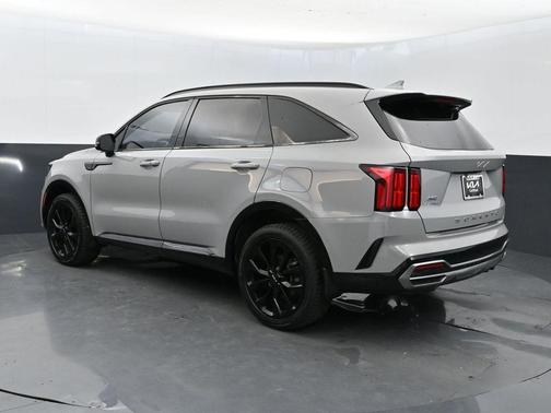 Gray 2022 Kia Sorento X-Line EX