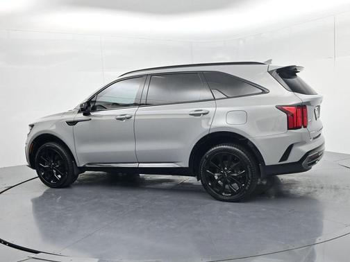 Gray 2022 Kia Sorento X-Line EX