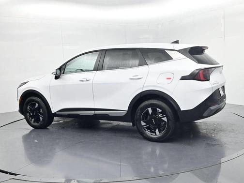 Glacial White Pearl 2026 Kia Sportage LX