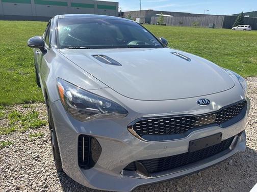 Ceramic Silver 2019 Kia Stinger GT2