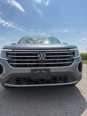 Platinum Gray Metallic 2024 Volkswagen Atlas 2.0T SE