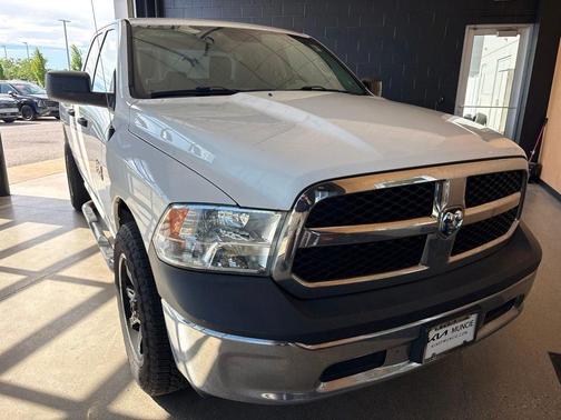 Bright White Clearcoat 2018 RAM 1500 ST