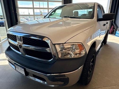 Bright White Clearcoat 2018 RAM 1500 ST