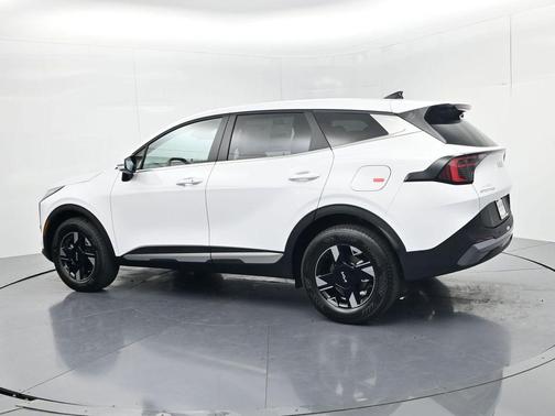 Glacial White Pearl 2026 Kia Sportage LX