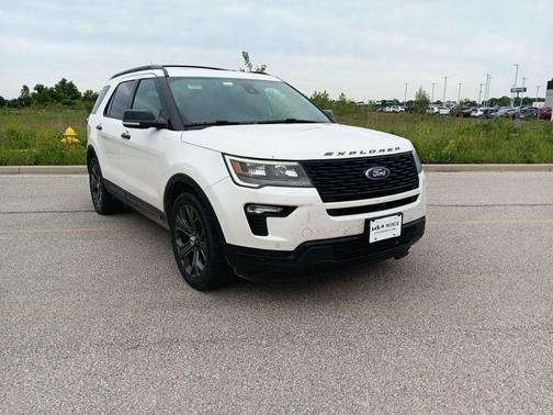 White Platinum Clearcoat Metallic 2018 Ford Explorer sport