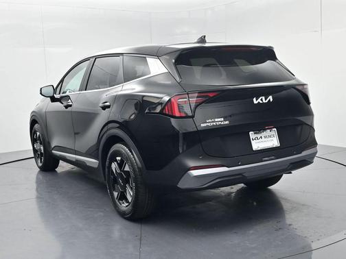 Ebony Black 2026 Kia Sportage LX