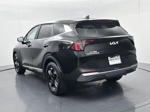 Ebony Black 2026 Kia Sportage LX