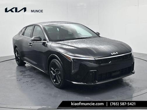 Aurora Black Pearl 2026 Kia K4 GT-LINE