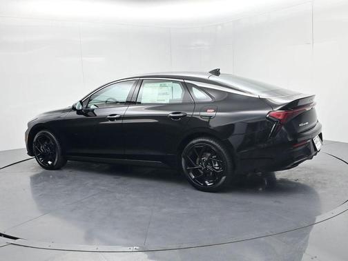 Aurora Black Pearl 2026 Kia K5 GT-Line