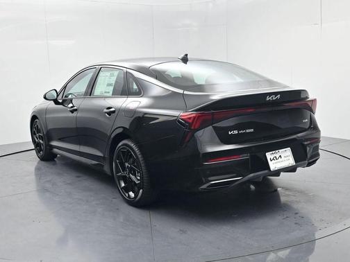 Aurora Black Pearl 2026 Kia K5 GT-Line