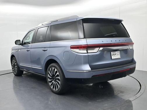 2022 Lincoln Navigator Black Label