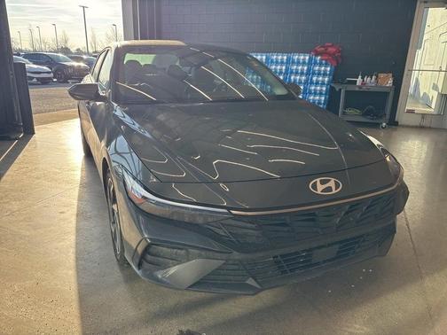 2025 Hyundai ELANTRA SEL Convenience