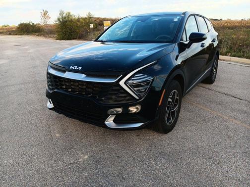Fusion Orange 2024 Kia Sportage LX