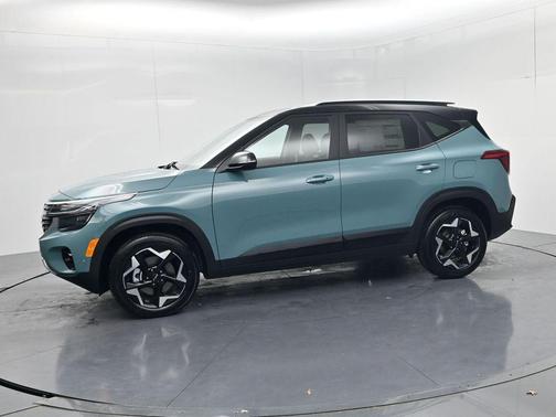 Blue / Black 2026 Kia Seltos S