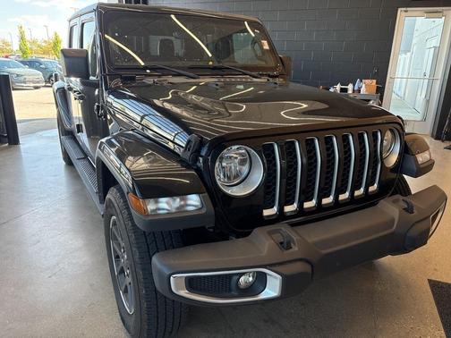2021 Jeep Gladiator Overland