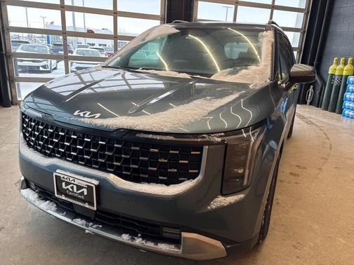 2025 Kia Carnival SX