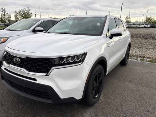 Glacial White Pearl 2021 Kia Sorento LX