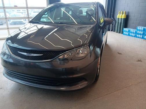 2020 Chrysler Voyager LX