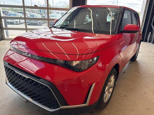 Inferno Red 2024 Kia Soul LX