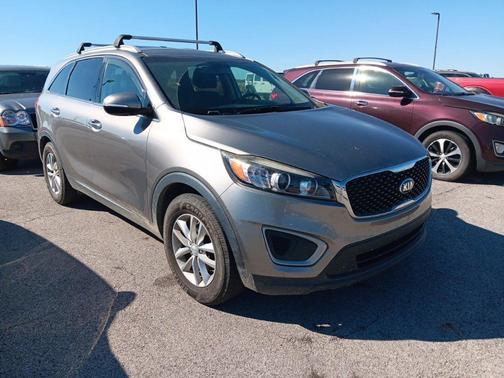 Titanium Silver 2017 Kia Sorento LX